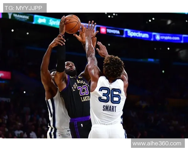 2020年3月7日湖人对阵雄鹿精彩比赛录像回放与分析